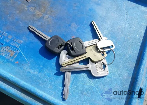 1999 Toyota Tacoma Prerunner из США, поврежденный, VIN 4TASM92N3XZ528448